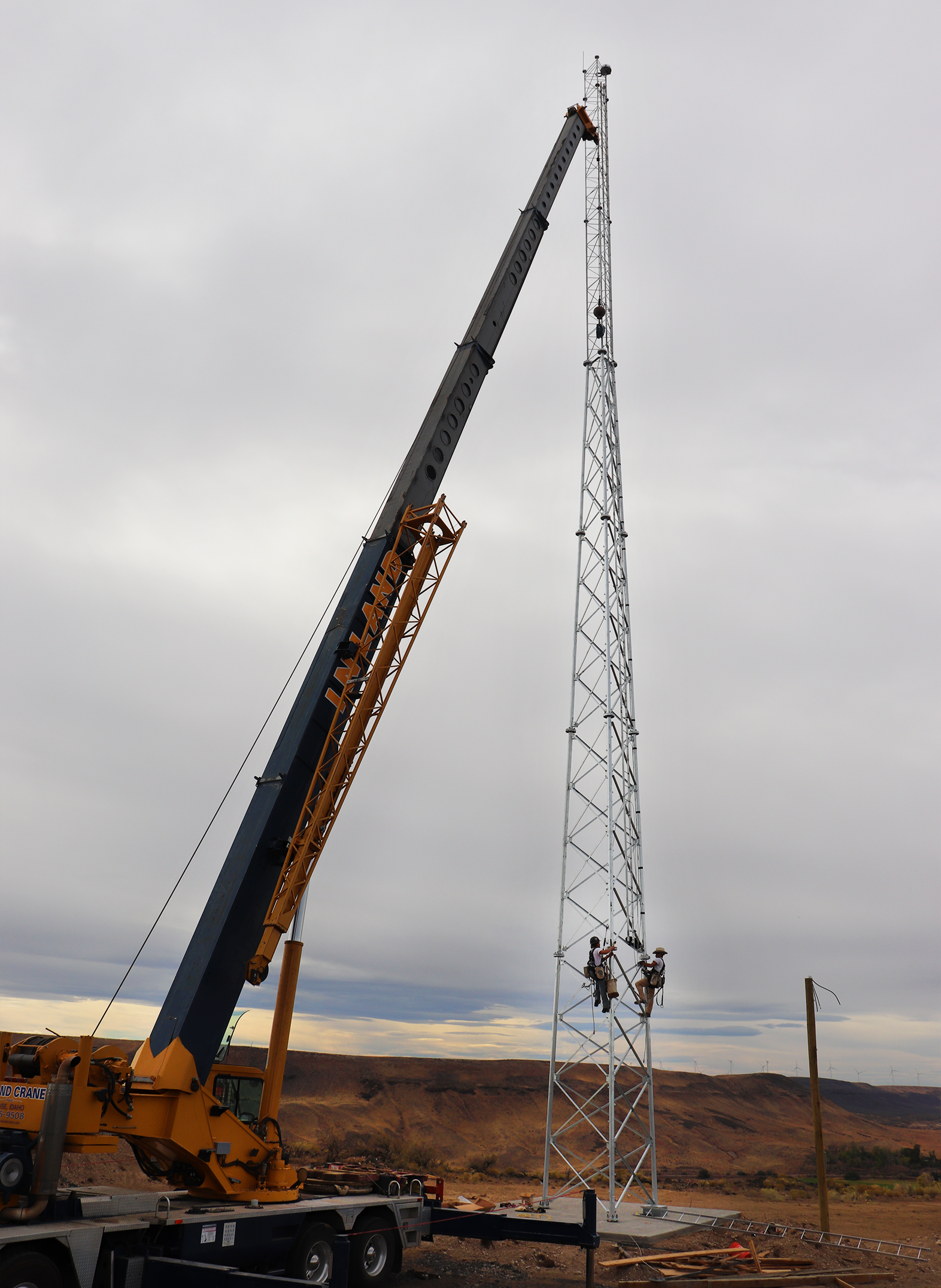 Photo: Construction of a Broadband tower in Bliss courtesy of White Cloud Communications.
